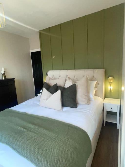 Churchview Apartments Сийхам Екстериор снимка