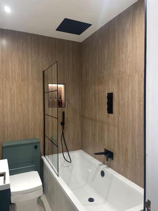 Churchview Apartments Сийхам Екстериор снимка