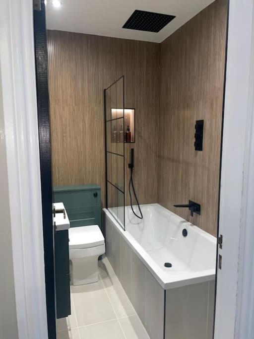 Churchview Apartments Сийхам Екстериор снимка
